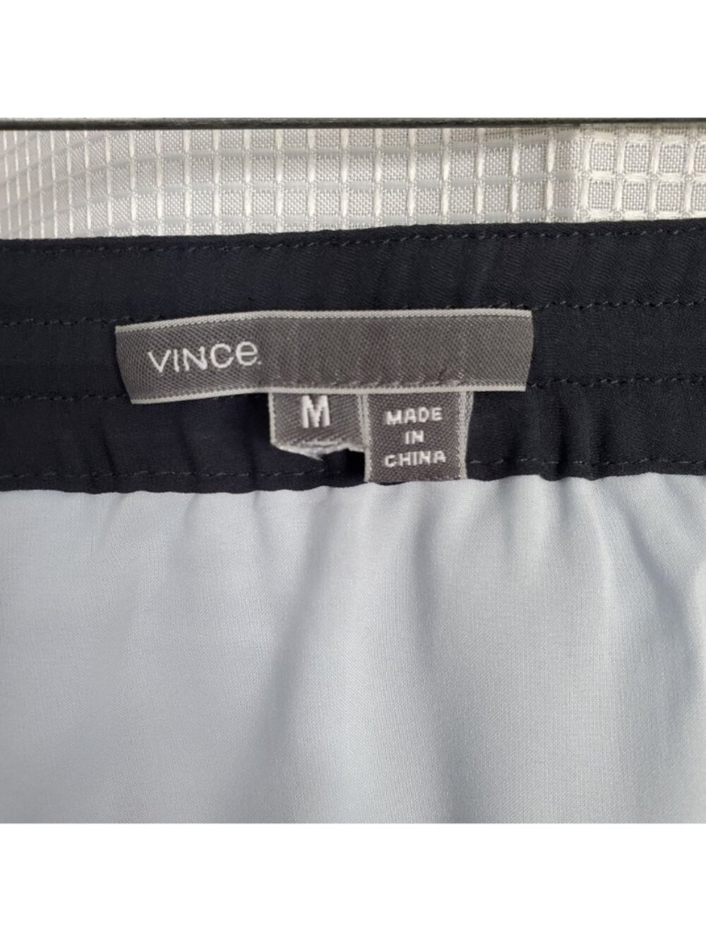 Vince Size M Skirt 100% Silk Pull On Drawstring Pleated Lined Striped Ombre Blue - Picture 4 of 7
